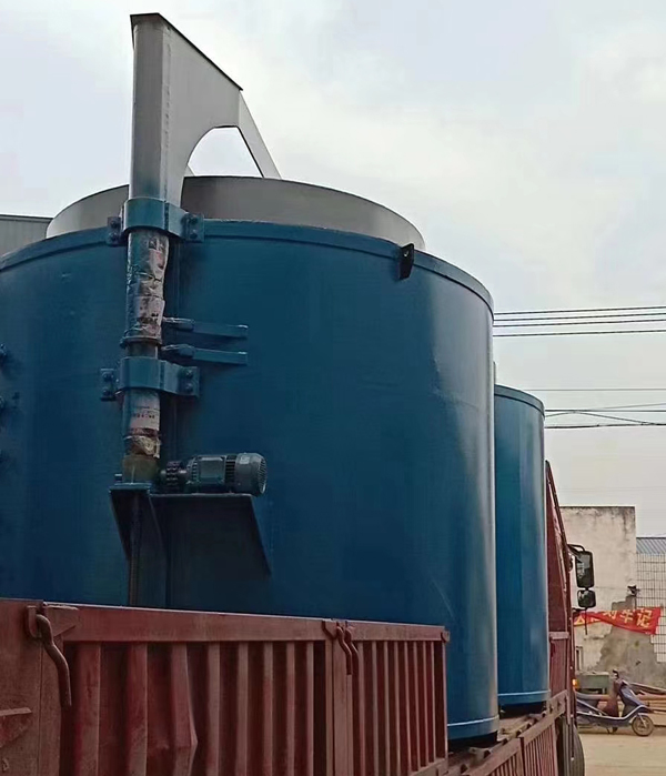 兩臺不銹鐵井式退火爐裝車發(fā)往寧波